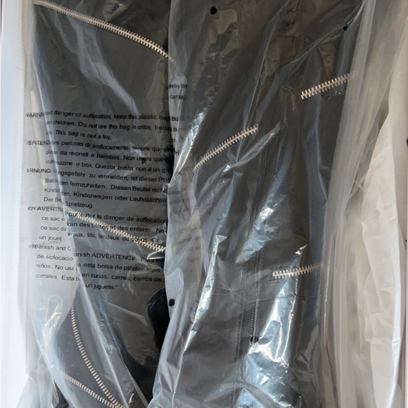 Vivika black boots 5.5 wore once like new. - Picture 5 of 7